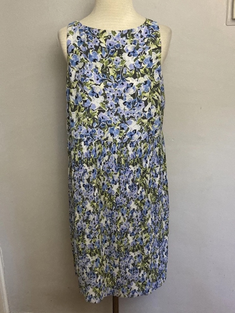 7-30 J Jill Petite Floral Print Dress Pleated Fully Lined Blue small